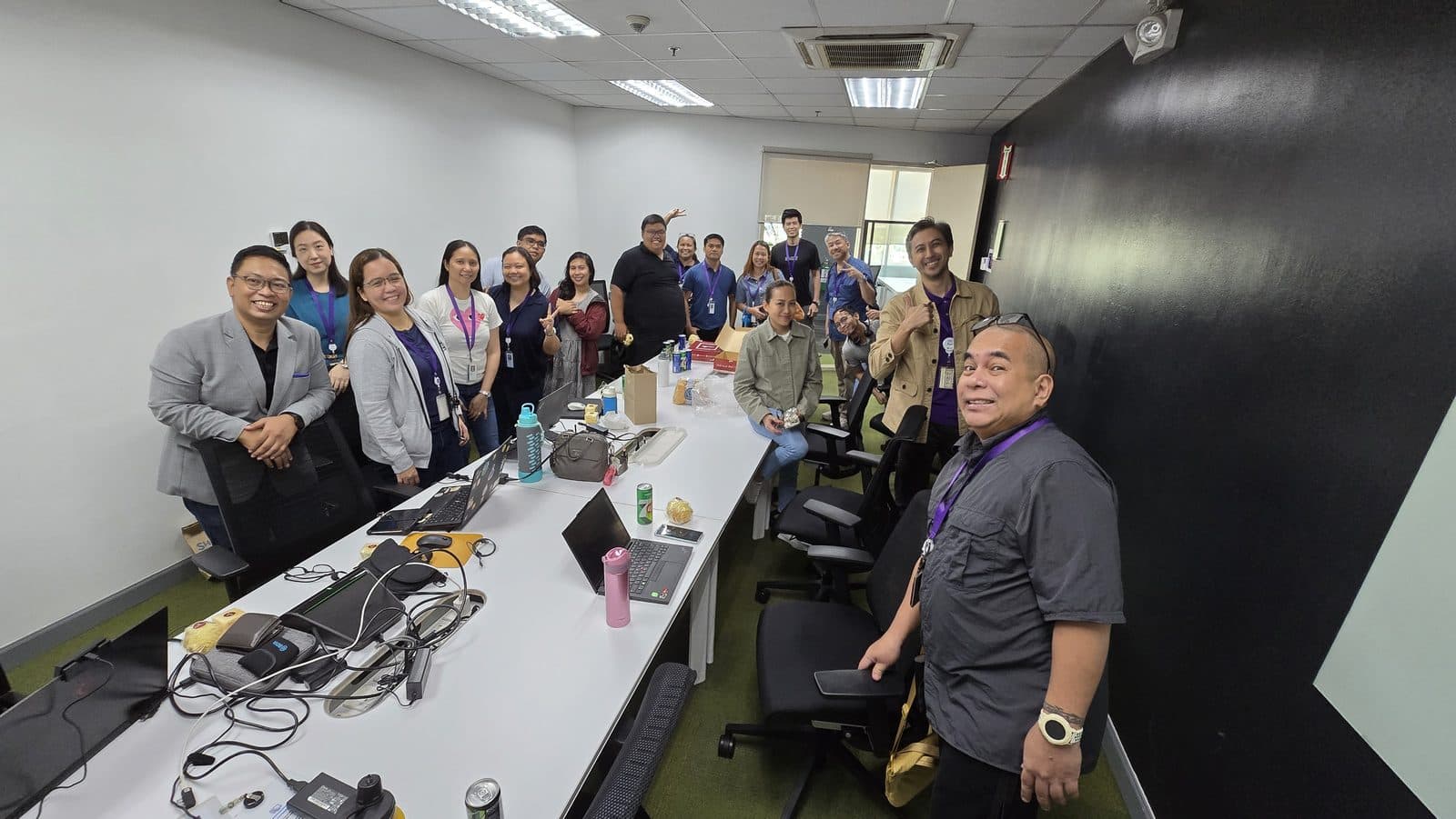 Kuya Aries running a training session for a group of professionals
